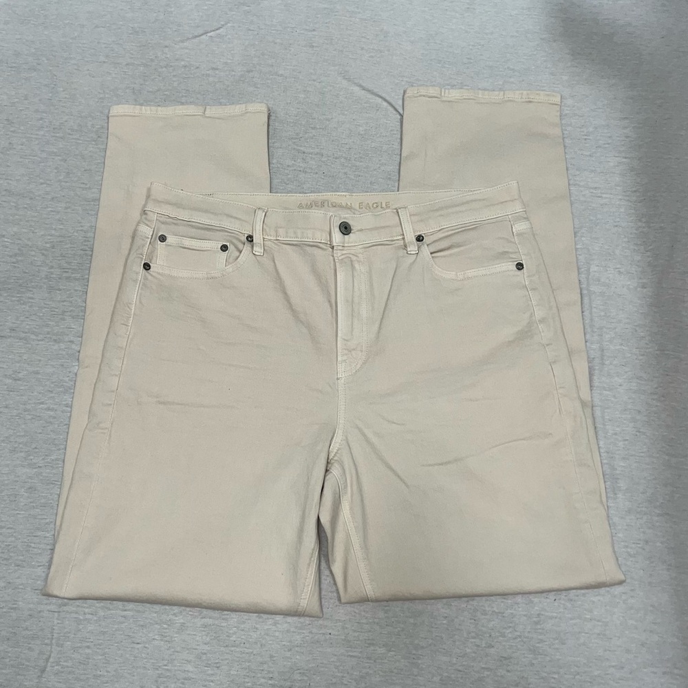 American Eagle Cream Wide Legged Jeans